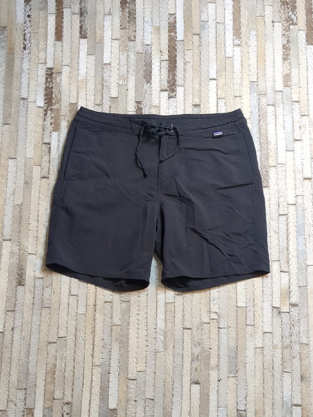Patagonia Men's 32 Wavefarer Hybrid Walk Shorts